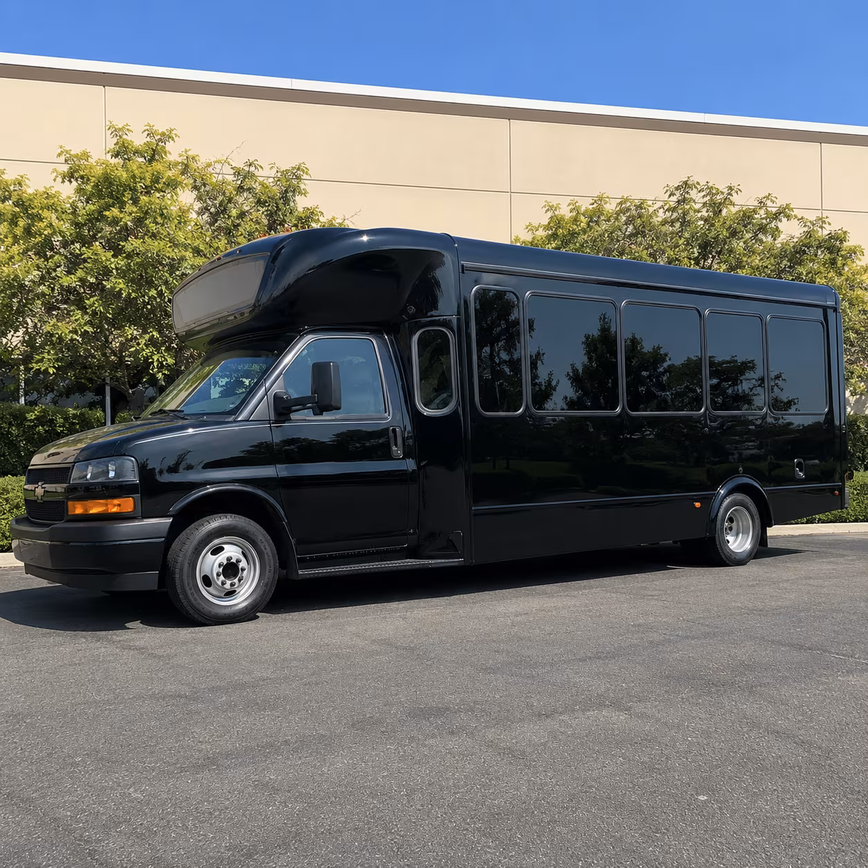 Monroe Homecoming & Prom Party Bus Rentals